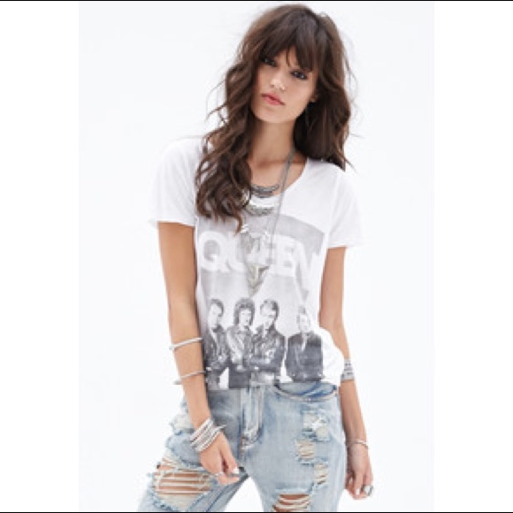 NWOT Forever 21 Queen Graphic T-Shirt